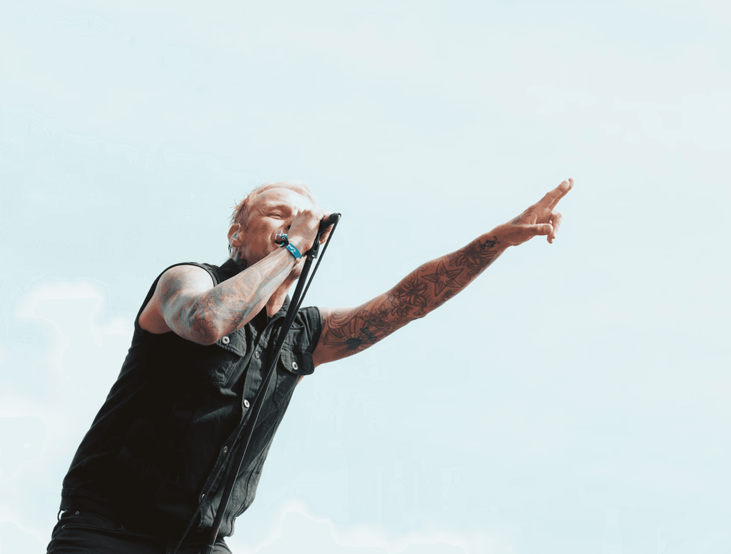 The singer of the band Donots on stage